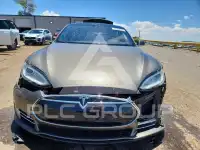 2015 Tesla Model S фото