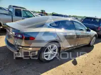 2015 Tesla Model S фото