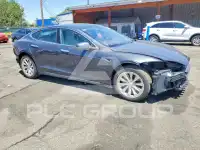 2015 Tesla Model S фото
