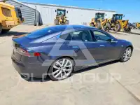 2015 Tesla Model S фото