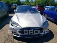2015 Tesla Model S фото