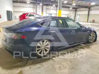 2015 Tesla Model S фото
