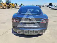 2015 Tesla Model S фото