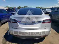 2015 Tesla Model S фото