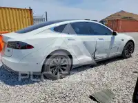 2015 Tesla Model S фото
