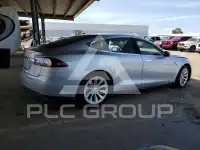2015 Tesla Model S фото