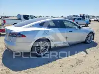2015 Tesla Model S photo