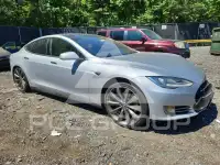 2015 Tesla Model S фото