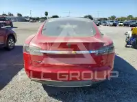 2015 Tesla Model S фото