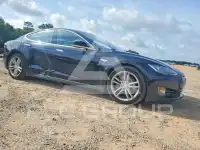 2015 Tesla Model S фото