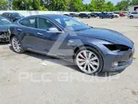 2015 Tesla Model S фото