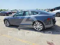 2015 Tesla Model S фото