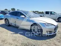 2015 Tesla Model S photo