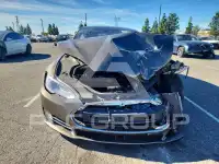 2015 Tesla Model S фото