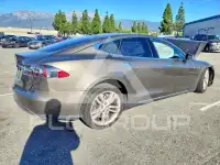 2015 Tesla Model S фото
