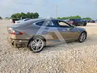 2015 Tesla Model S photo