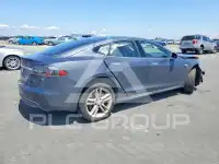 2015 Tesla Model S photo