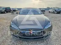 2015 Tesla Model S photo