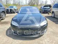 2015 Tesla Model S фото