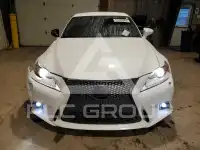 2015 Lexus IS photo