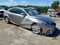 2015 Lexus IS photo