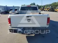 2015 RAM 1500 photo