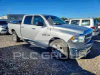 2015 RAM 1500 photo