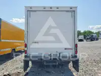 2015 Isuzu NPR фото