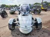2015 Can-AM SPYDER фото
