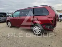 2015 Toyota SIENNA photo