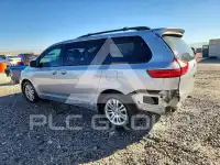 2015 Toyota SIENNA photo