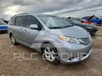 2015 Toyota SIENNA фото