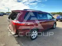 2015 Toyota SIENNA фото