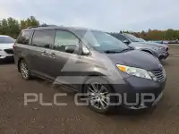 2015 Toyota SIENNA photo