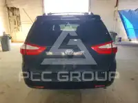 2015 Toyota SIENNA photo