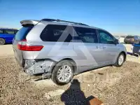 2015 Toyota SIENNA photo