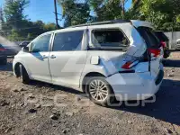 2015 Toyota SIENNA фото