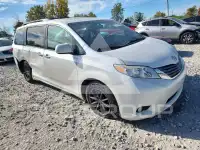 2015 Toyota SIENNA photo