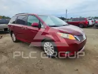 2015 Toyota SIENNA photo