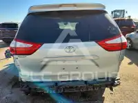2015 Toyota SIENNA фото