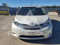2015 Toyota SIENNA фото