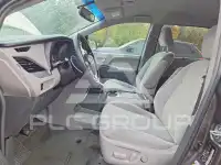 2015 Toyota SIENNA photo