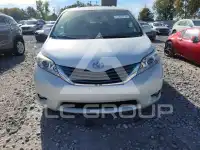 2015 Toyota SIENNA photo
