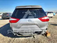 2015 Toyota SIENNA photo