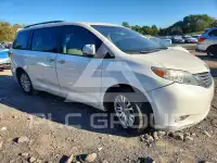 2015 Toyota SIENNA фото