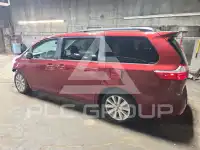 2015 Toyota SIENNA photo