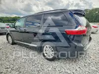 2015 Toyota SIENNA photo