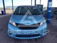 2015 Toyota SIENNA фото