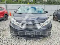 2015 Toyota SIENNA photo
