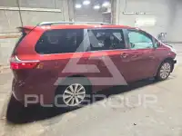 2015 Toyota SIENNA photo